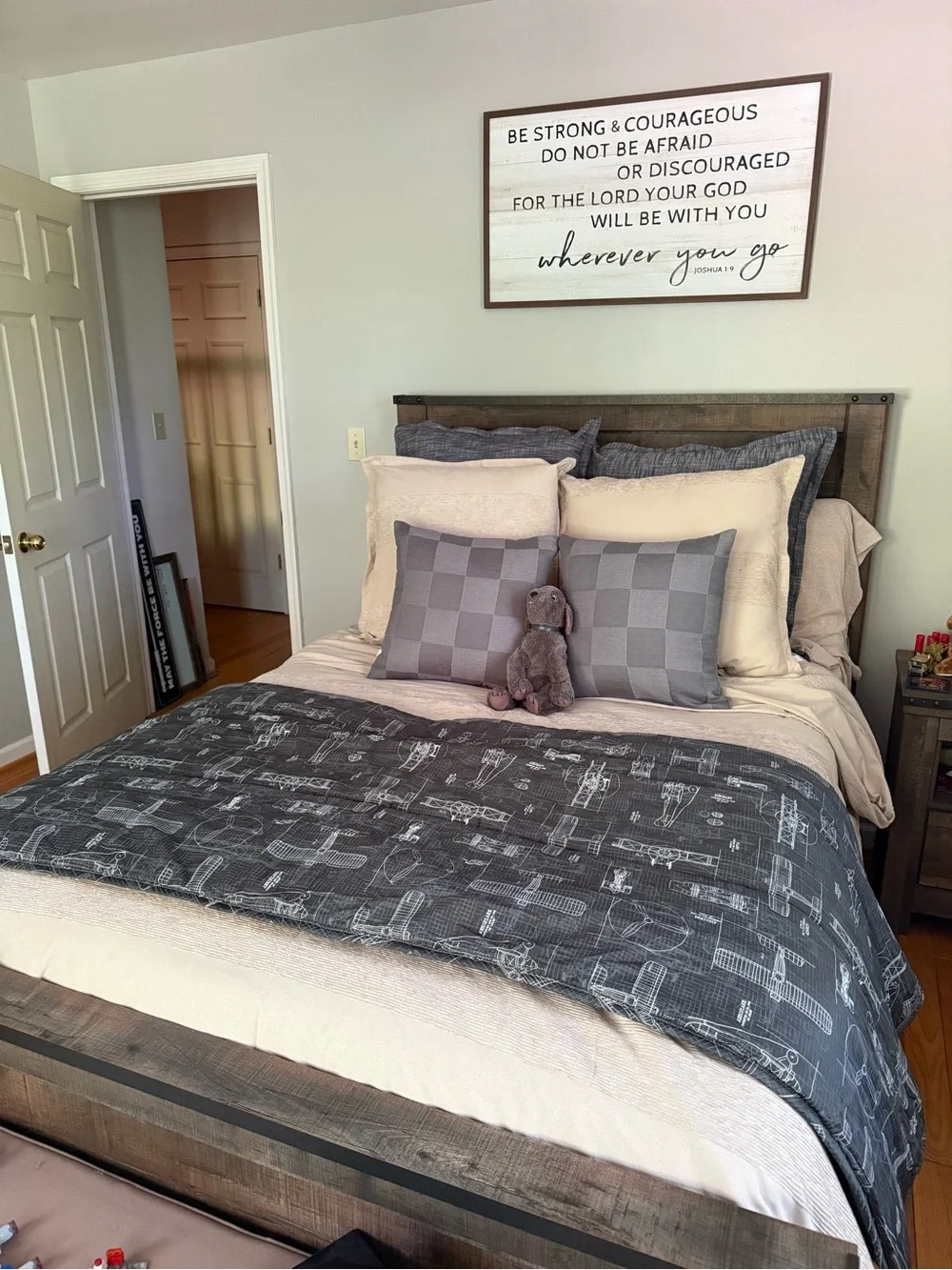 Beddys Halston Duvet Cover and Matching Full Size Shams